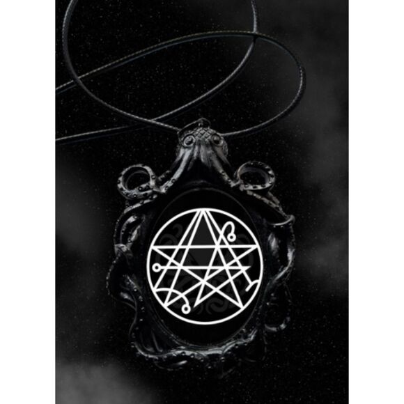 Cthulhu Pendant Necronomicon Symbol H.P. Lovecraft Jewelry - Picture 1 of 2